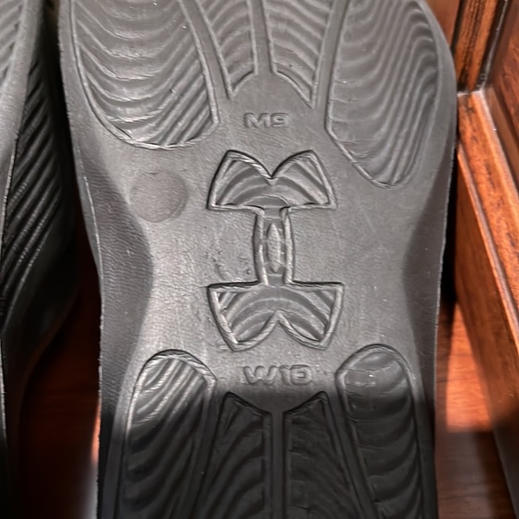 Under Armour Slides - Picture 5 of 5